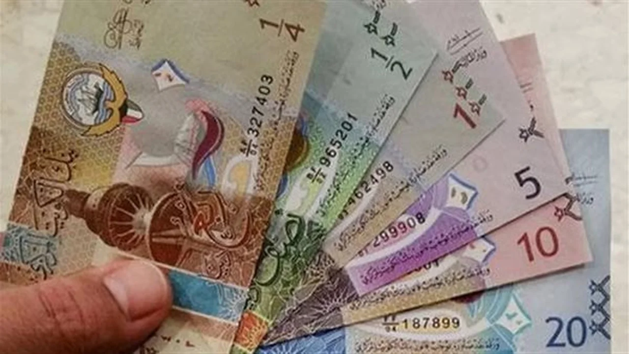 تحديثات الصرف.. سعر الدينار الكويتي اليوم داخل بنك مصر والبنك الأهلي المصري